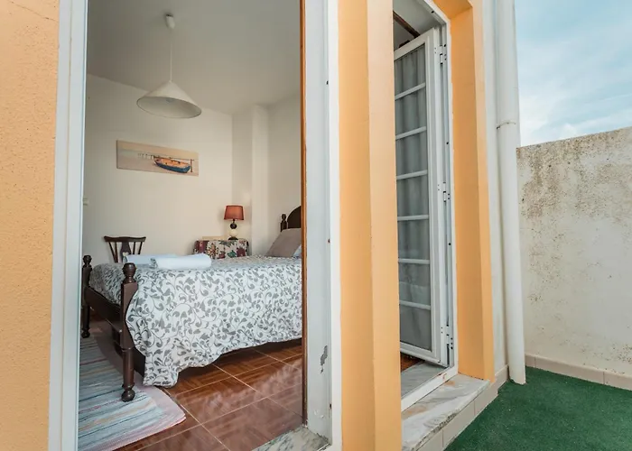 21 - Surf House Perfect Location